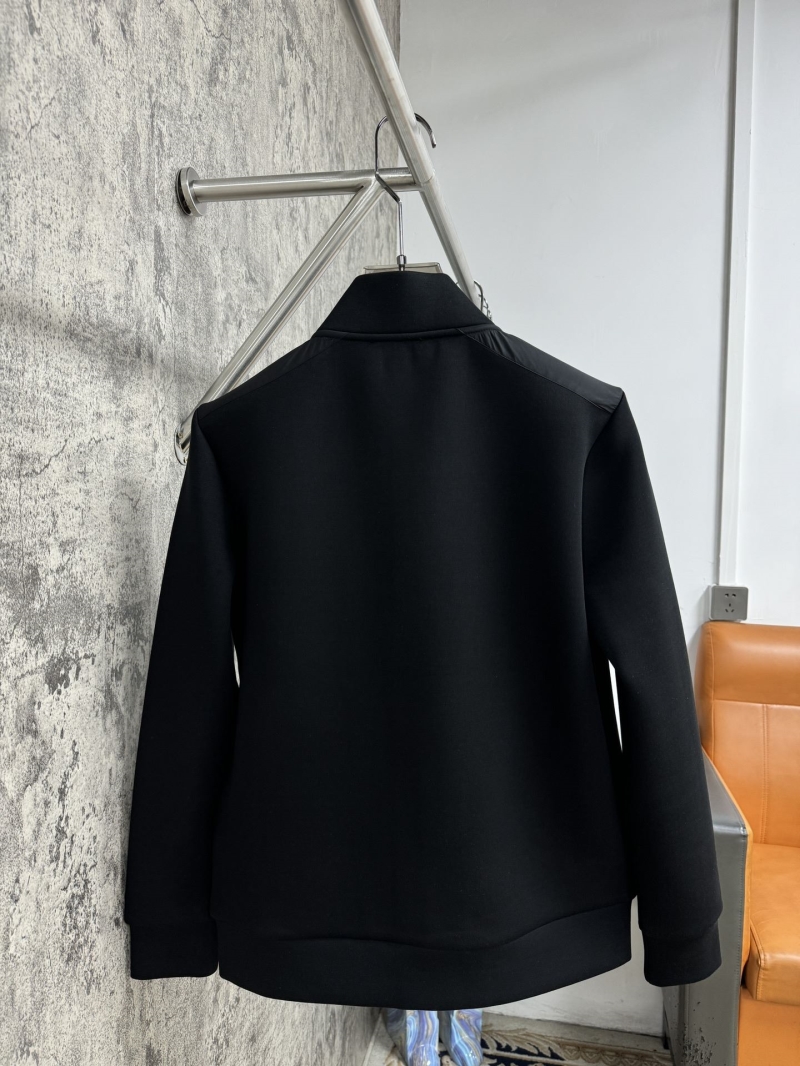 Pra*a outwear
